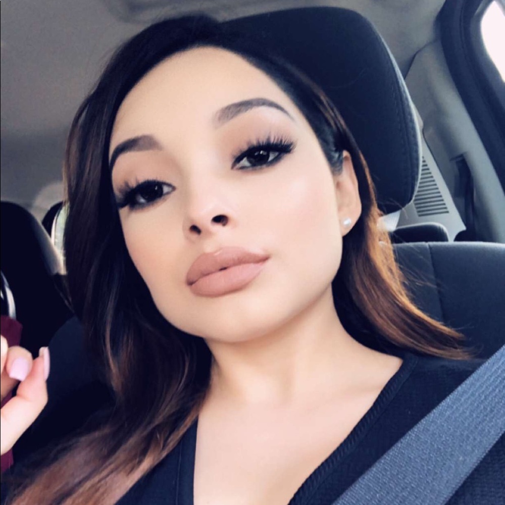 Meet your Posher, Lorena